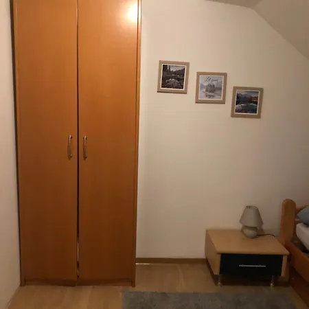 Liki 4 Schlafplaetze Apartamento Siegen